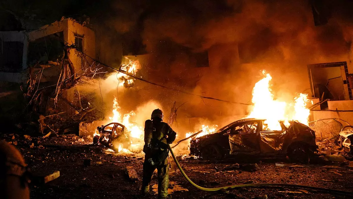 Атаки Ирана роями дронов наносят США "экспоненциально растущие издержки", затягивая войну благодаря "асимметричным возможностям".