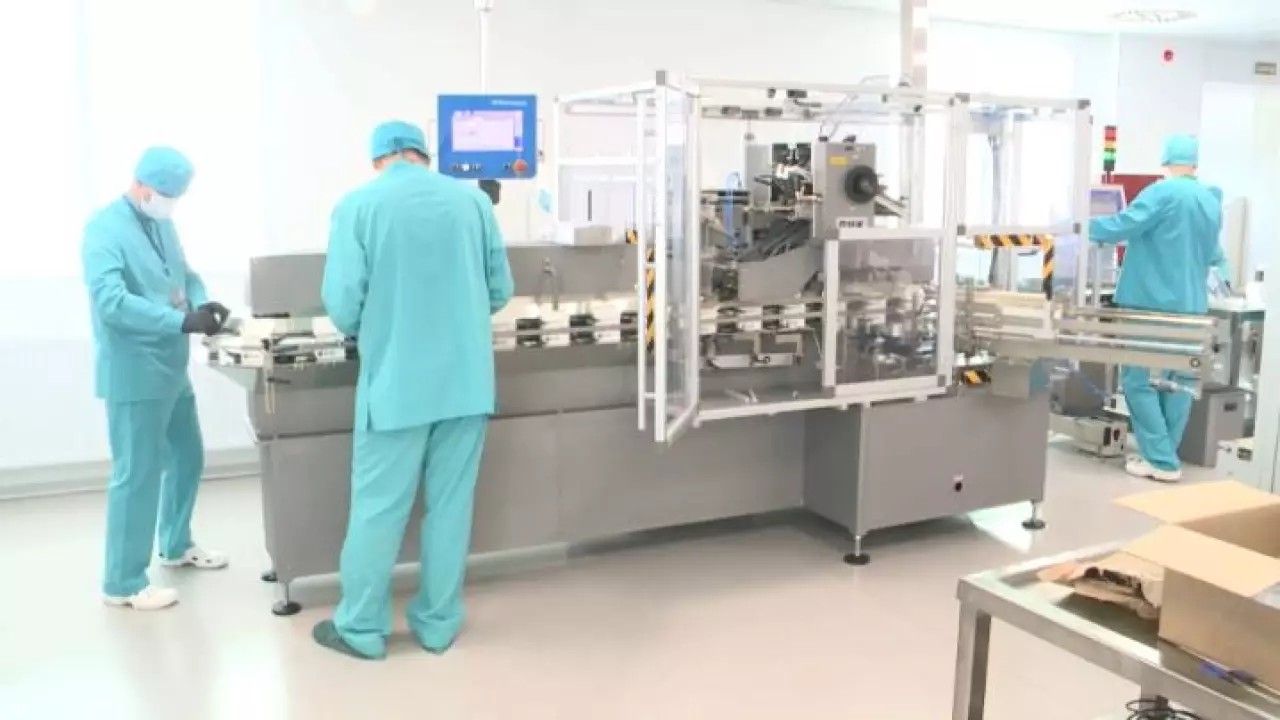 Шесть фармацевтических заводов построят в Казахстане