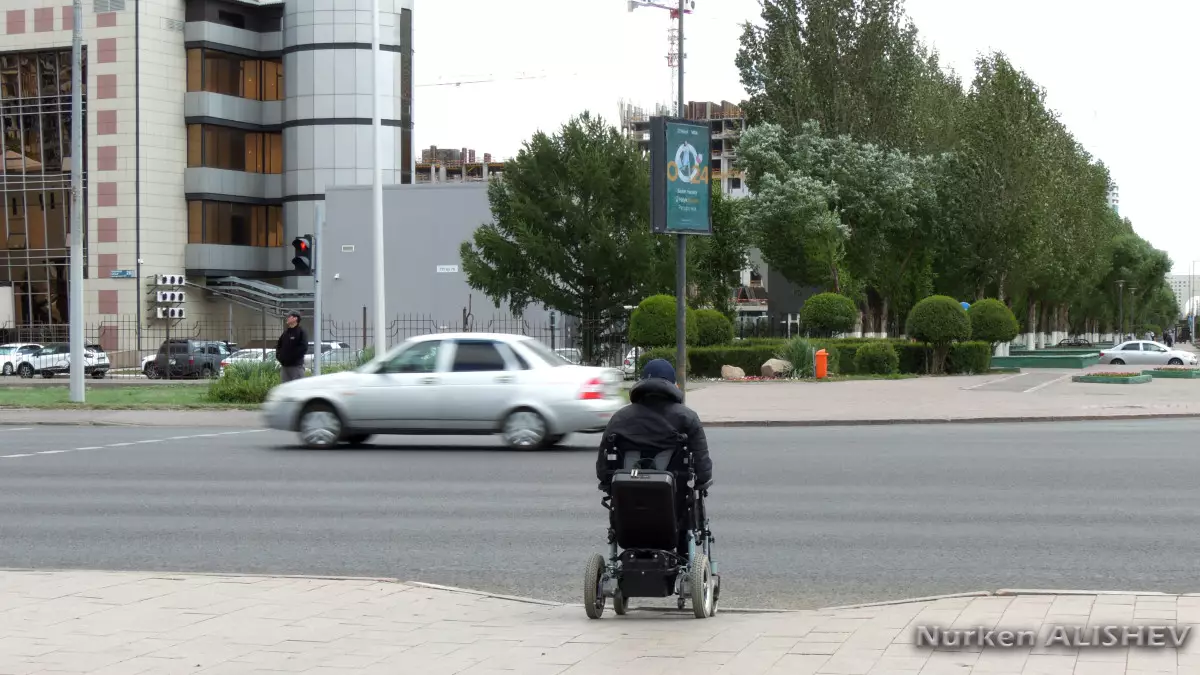 Қазақстанда 27 мыңнан астам әлеуметтік нысан мүгедектігі бар адамдарға бейімделді