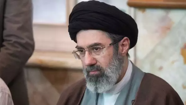 Али Хаменеидің ұлы Иранның жоғары жетекшісі болып сайланды — БАҚ 