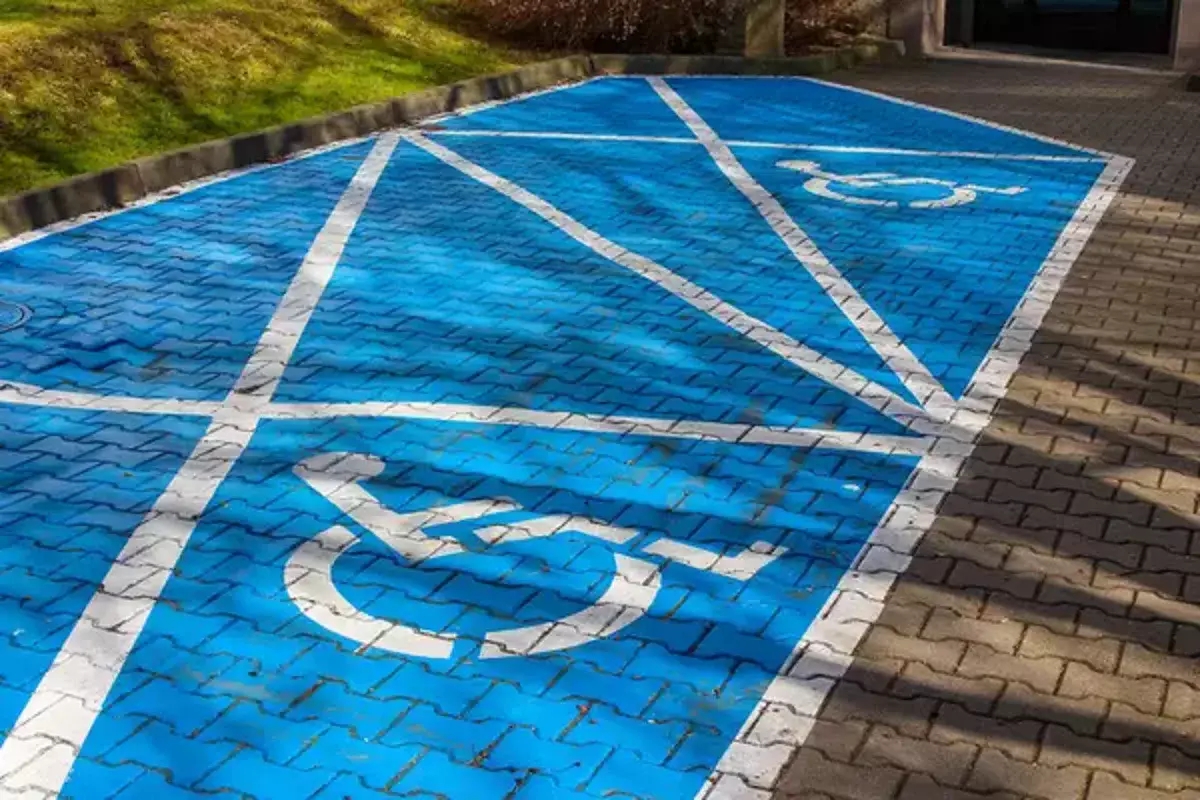 Қазақстанда 27 мыңнан астам нысан мүгедектігі бар адамдар үшін бейімделген