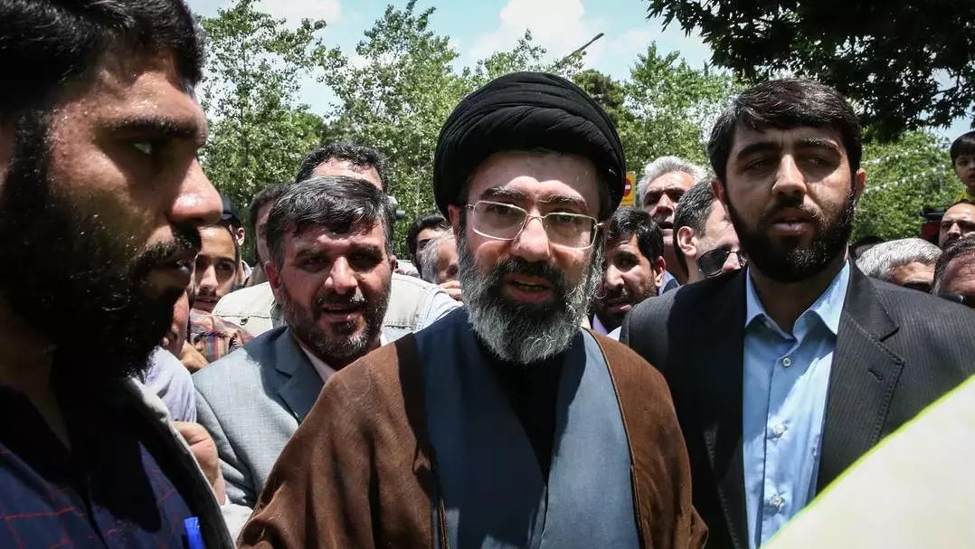 «Билік Әли Хаменеидің ұлына өтті»: Иранның жаңа жоғарғы көшбасшысы тағайындалды