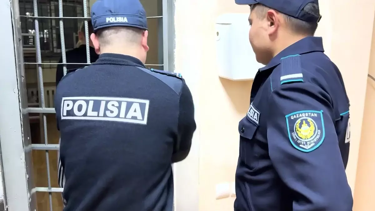 Есірткі сақтап, тасымалдаған 18 жастағы екі жігіт ұзақ жылға сотталды