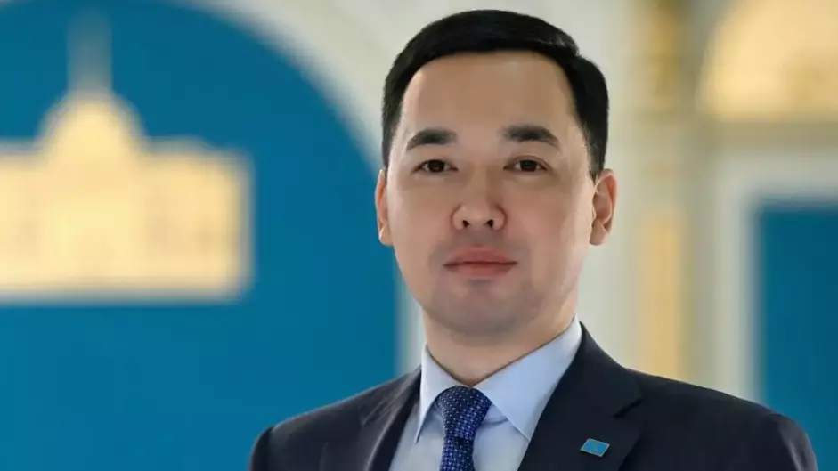 Тоқаевтың экс-баспасөз хатшысы Руслан Желдібай ет жақынынан айырылды