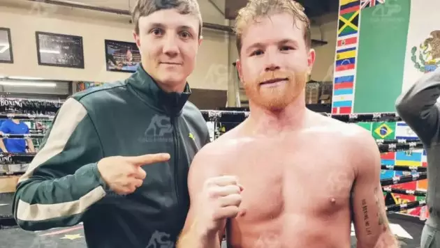 Қазақстандық нокаутшы АҚШ-та айқасады: ол Канеломен жаттығады