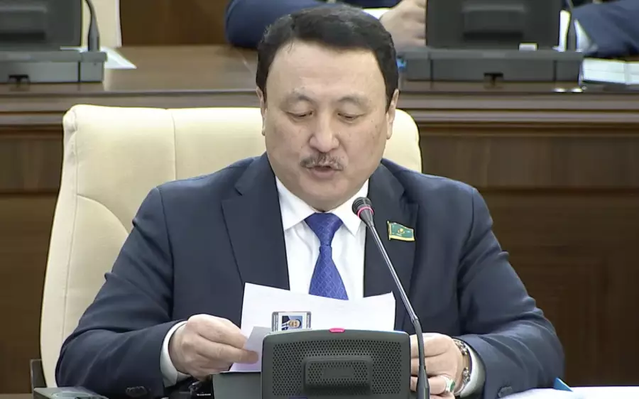 “Отандық өндірушілер қашанғы өгейдің күнін кеше бермек?!“ Депутат министрге өткір сұрақ қойды