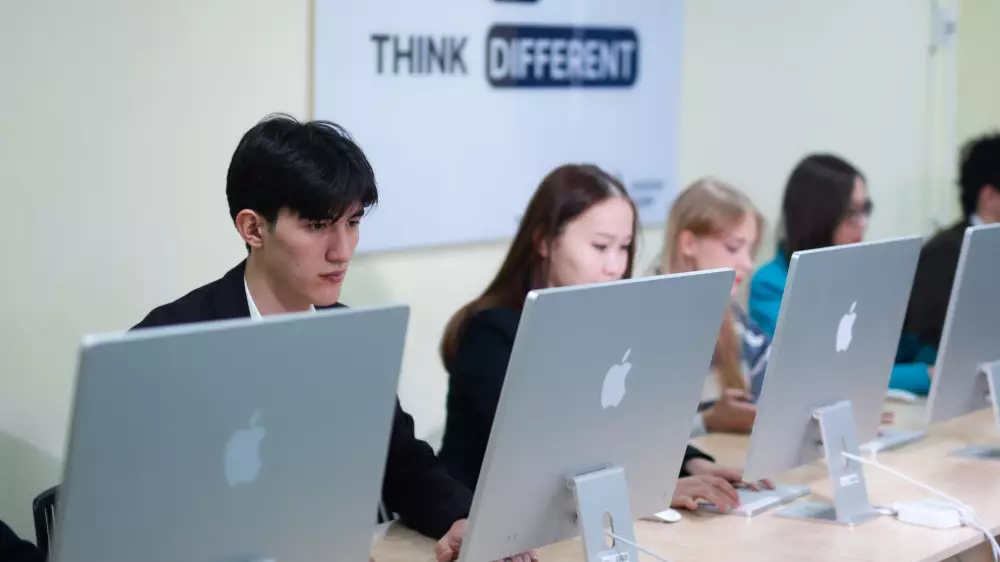 Новая стратегия МУИТ: Вуз берёт курс на AI-Driven University