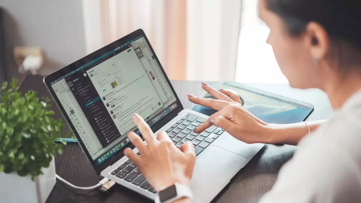 В Казахстане стартует бесплатная IT-программа для женщин и молодежи