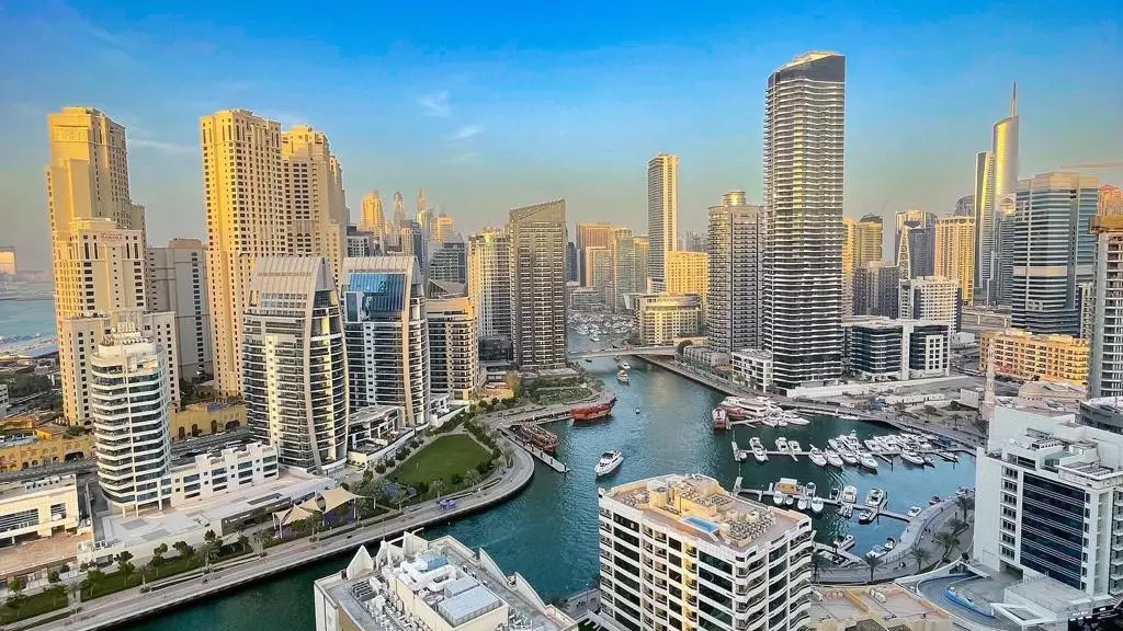 Жалақысы 1 млн, пәтері 800 млн: Депутат Дубайдағы мүлікке күмән келтірді 