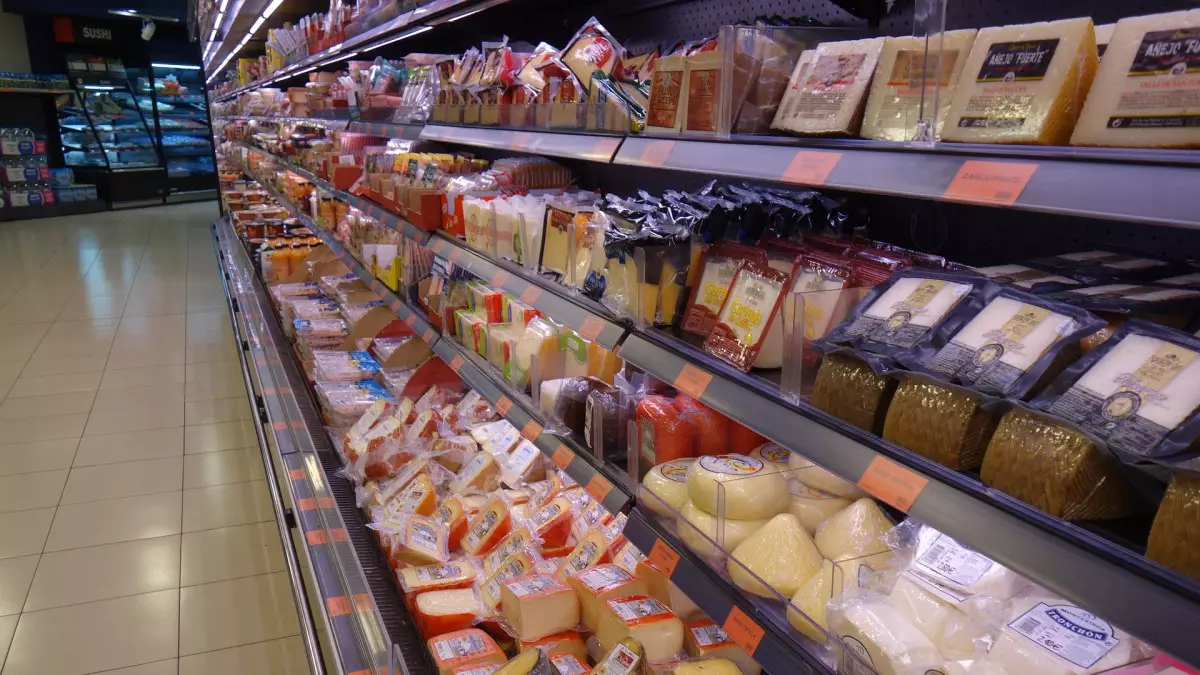 «Постыдная ситуация» — депутаты требуют приоритета для казахстанских товаров