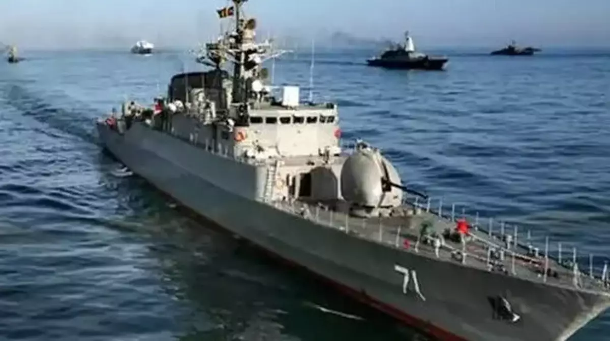 Иранский военный корабль атакован подлодкой у берегов Шри-Ланки: более 100 человек пропали без вести