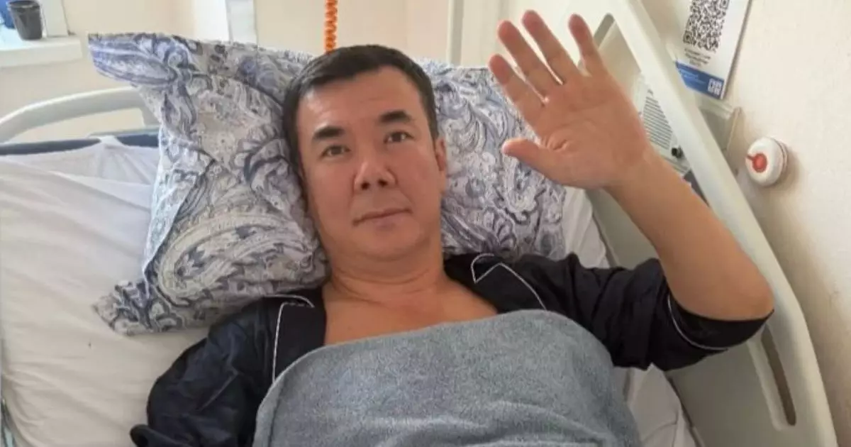   «Дұға-тілектеріңізге рақмет!»: Нұрлан Қоянбаев ауруханадан шықты   