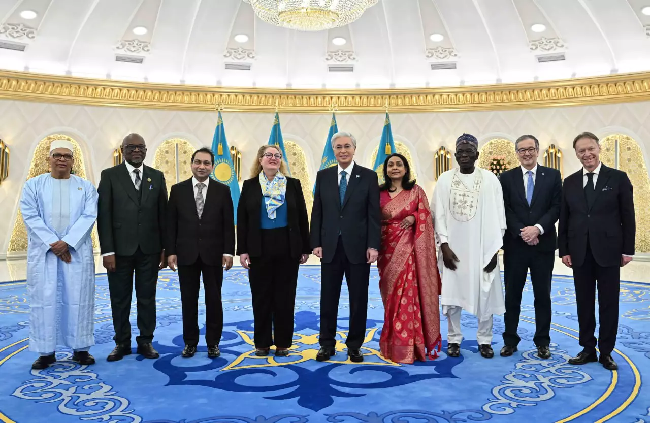 Президент шет мемлекеттер елшілерімен кездесуде Қазақстанның бейбітшіл сыртқы саяси бағытын нақтылады