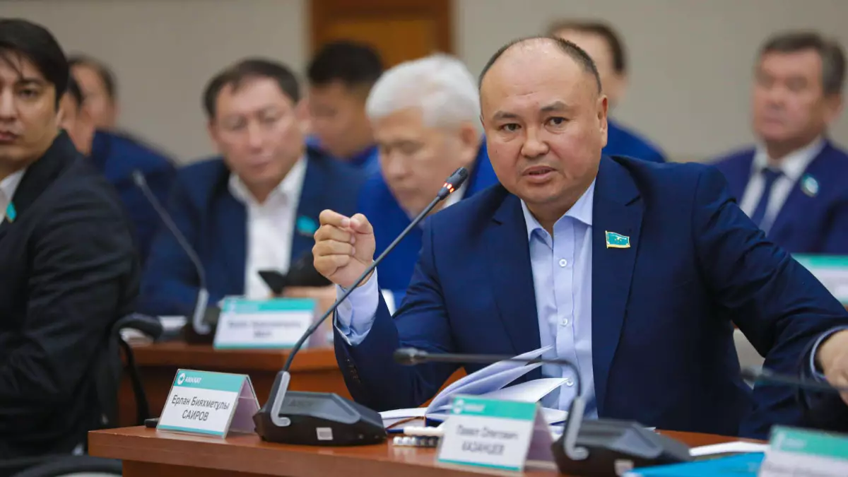 Депутат потребовал проверку зарубежной недвижимости экс-чиновников и их родственников