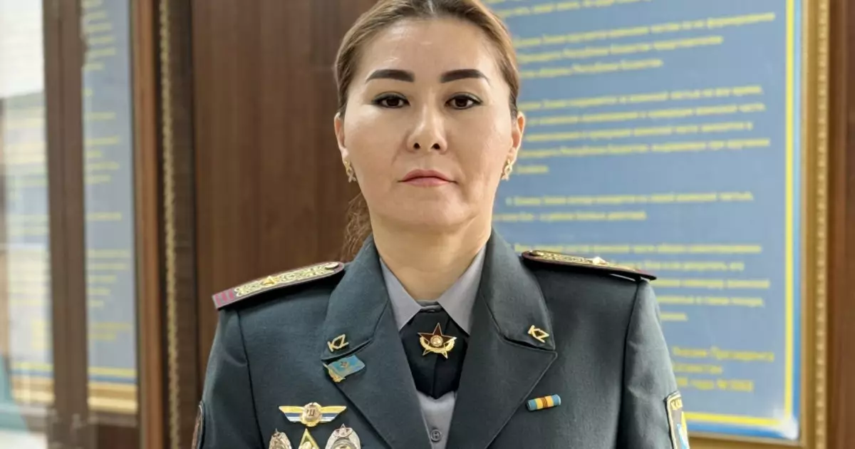  Көктем келбетті офицер 