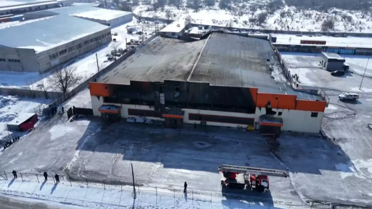 Пожар в ТРЦ Семея: число пострадавших выросло до 11