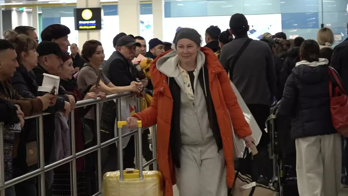 Бейбіт күннің қадірін түсіндік: Оманнан ұшқан 314 адам оңтүстік астанаға аялдады