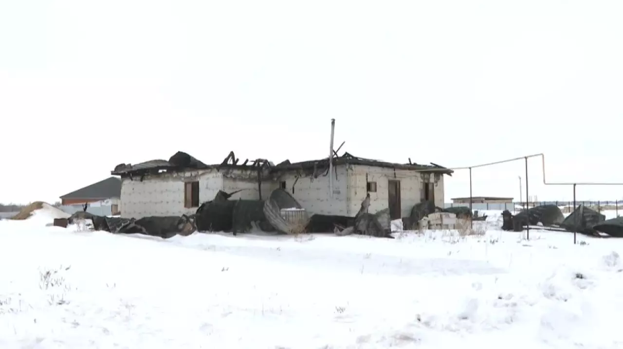 Из-за взрыва пауэрбанка сгорел дом в Актобе