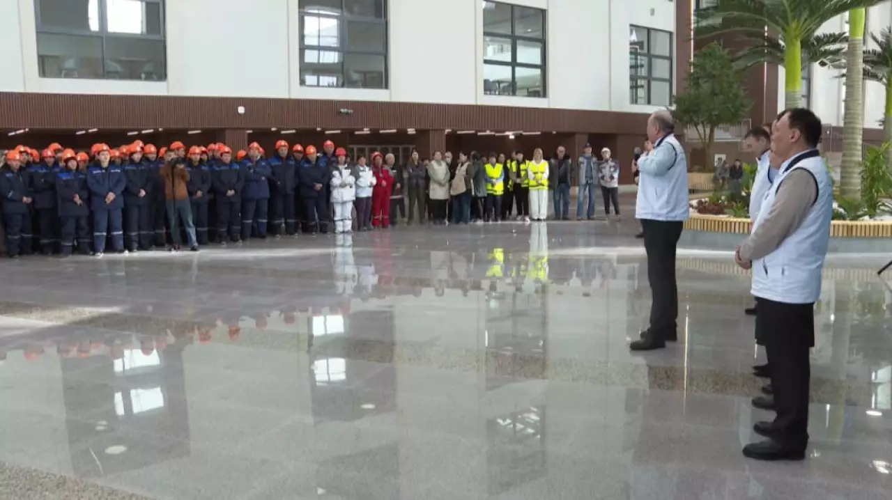 Спортсмены и строители ознакомились с проектом новой Конституции