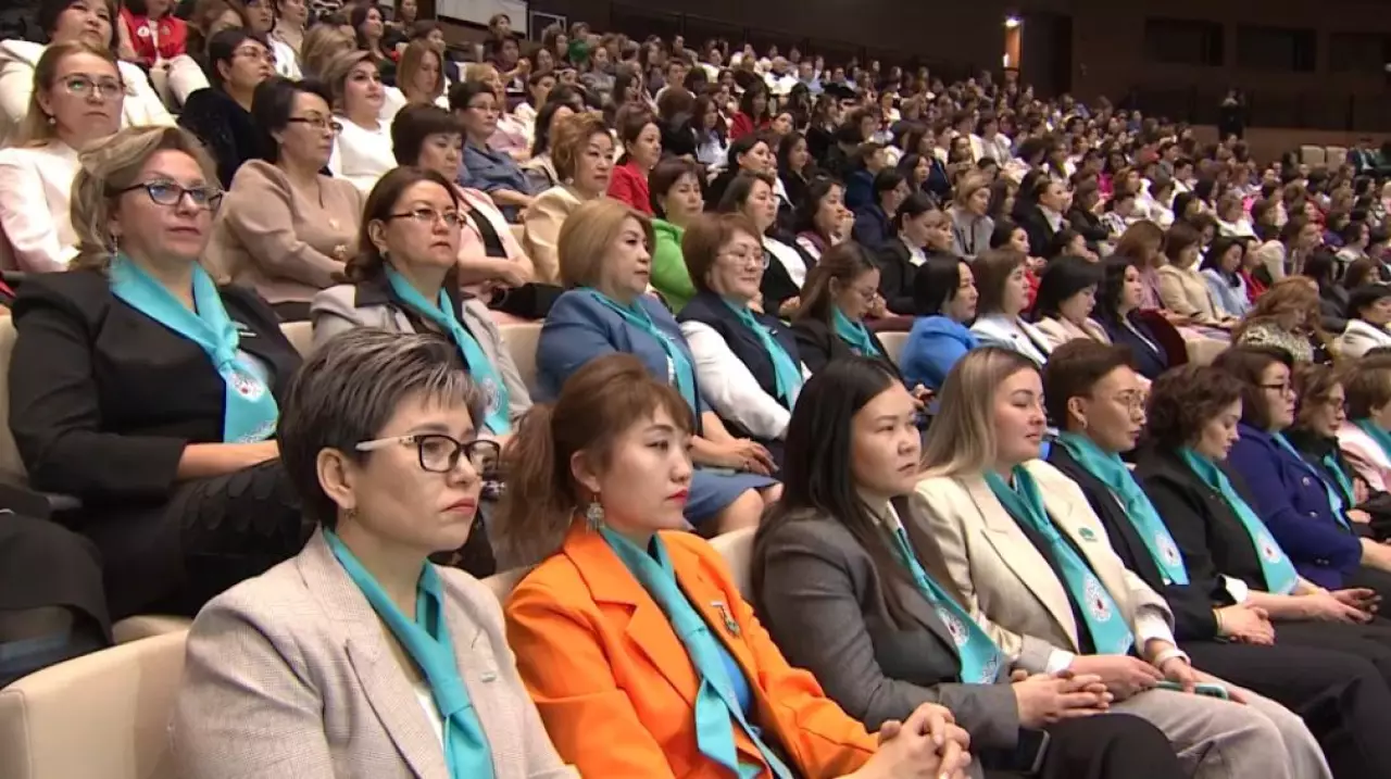 Женщины-лидеры обсудили проект новой Конституции в Астане