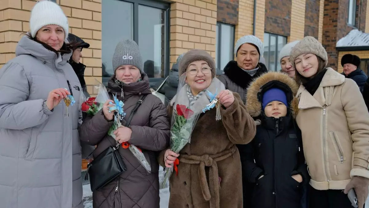 18 социально уязвимых семей получили квартиры ы СКО