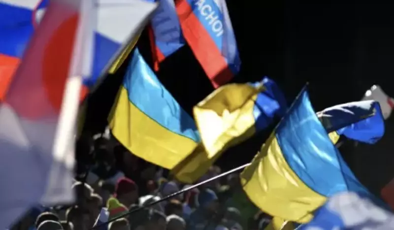 Большинство россиян выступают за мирные переговоры с Украиной - опрос