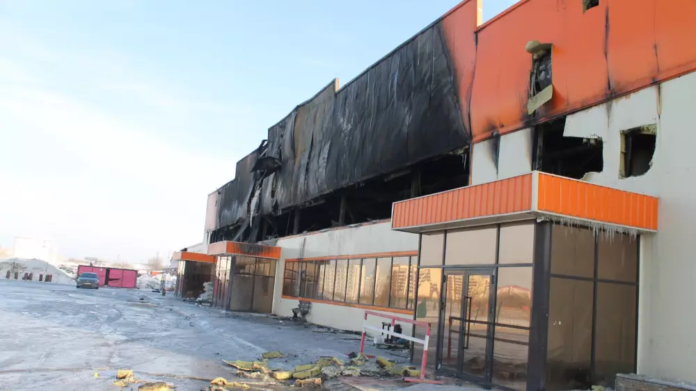 Что осталось после пожара в детском развлекательном центре Семея