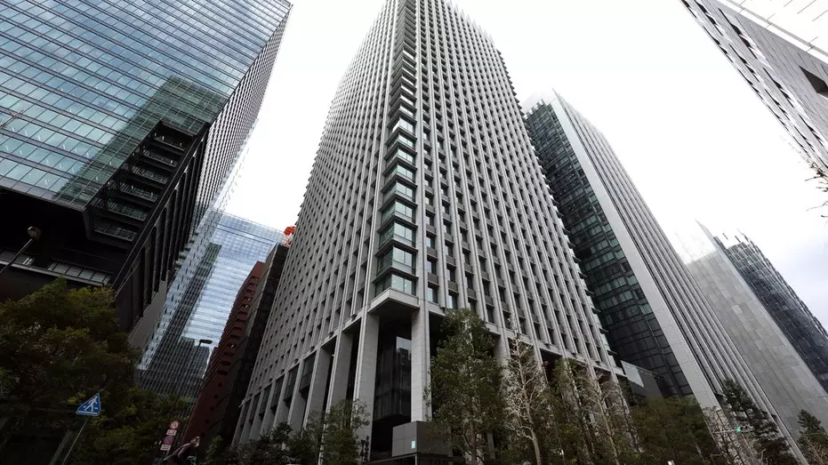 Morgan Stanley сокращает 2500 рабочих мест, несмотря на рекордную выручку во всех подразделениях.