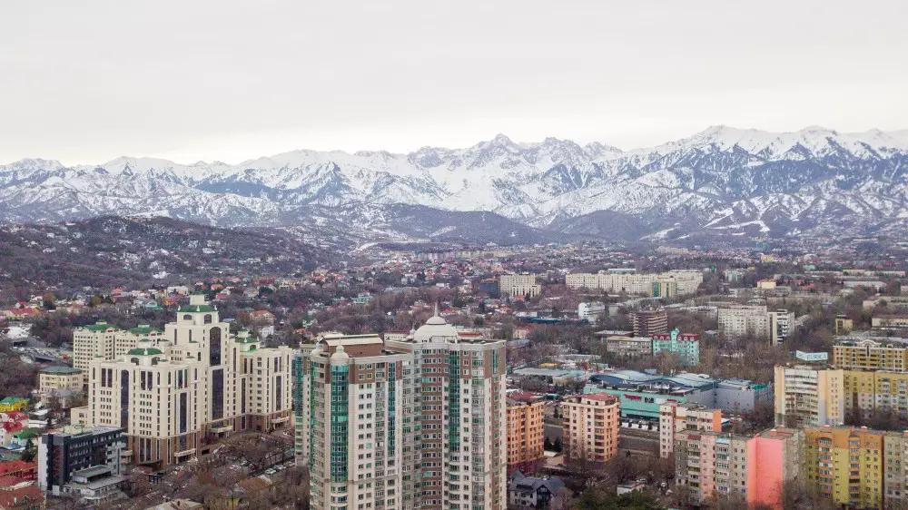 Алматыда қауіпті ауа райы: ТЖД маңызды ескерту жасады