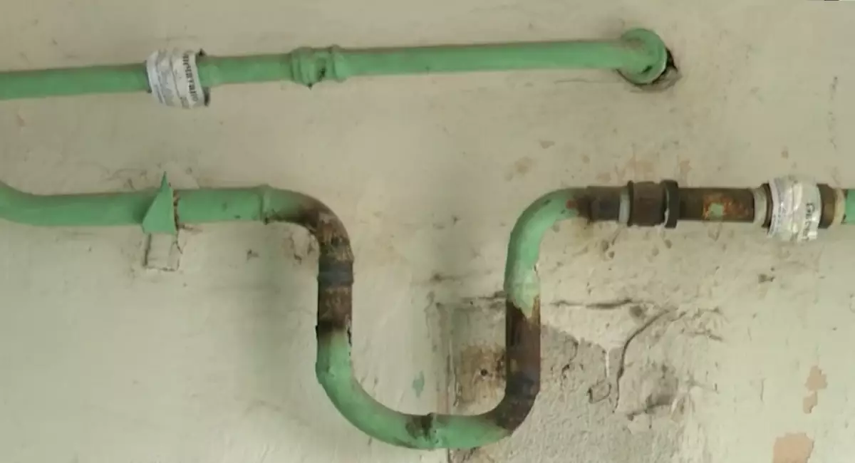 Четыре человека погибли в одном подъезде в Шымкенте