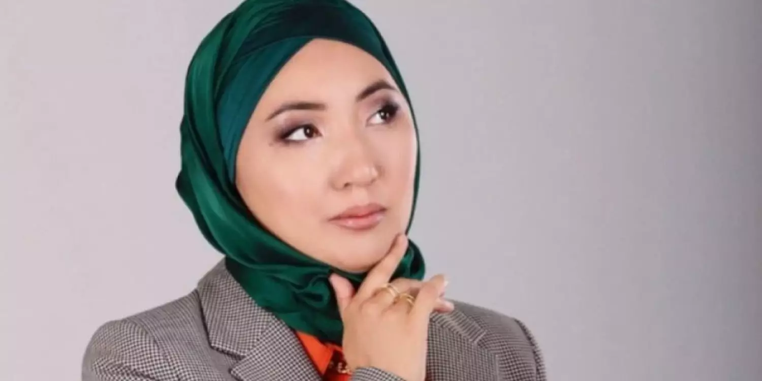 "Ақыл айтып қоймадыңыздар": Айтыскер Сара Тоқтамысова сынның астында қалды