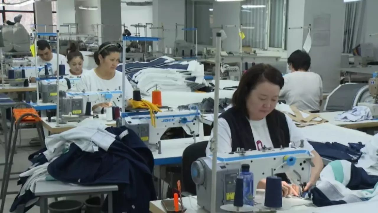 Программу развития легкой промышленности готовят в Казахстане