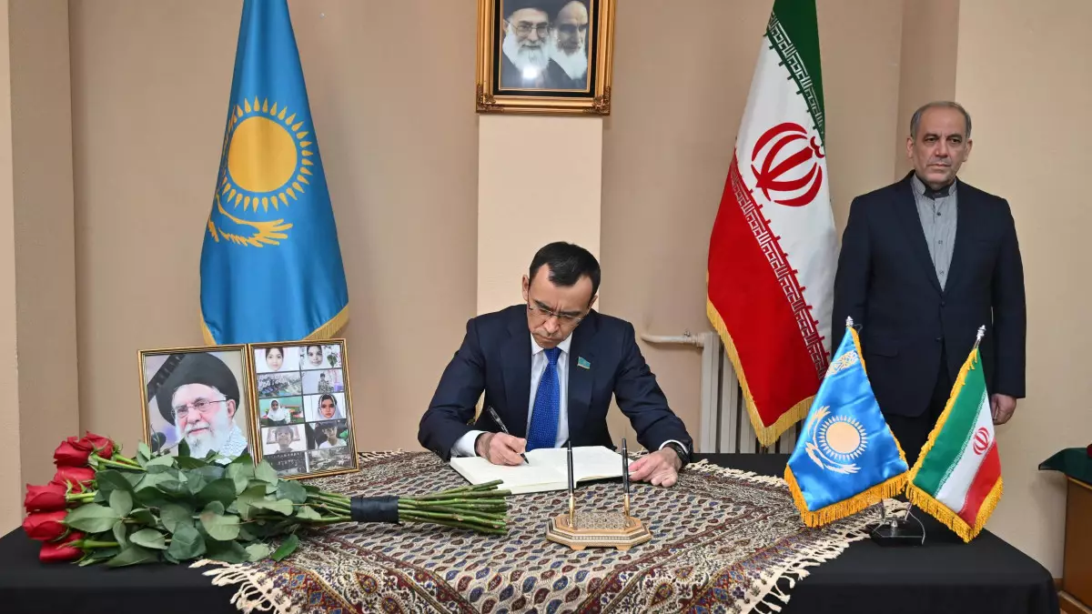 Ашимбаев посетил посольство Ирана после трагедии в стране