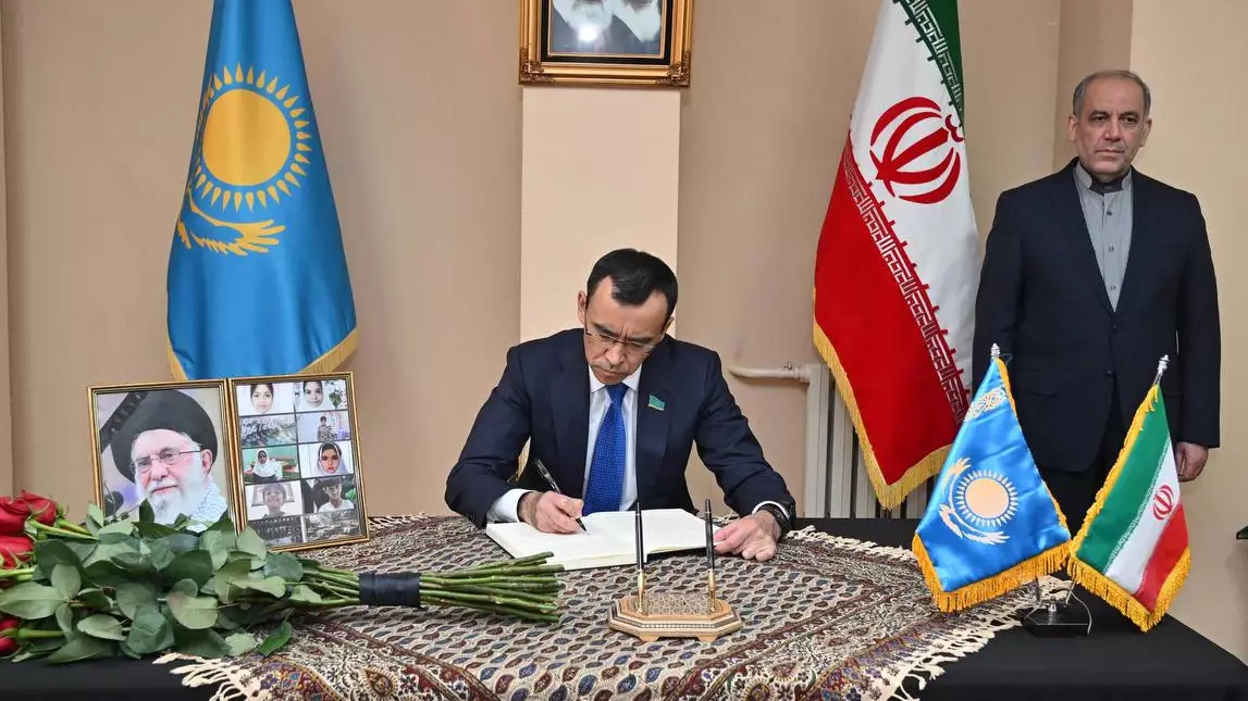 Мәулен Әшімбаев Президент тапсырмасымен Ирандағы Қазақстан елшілігіне барды