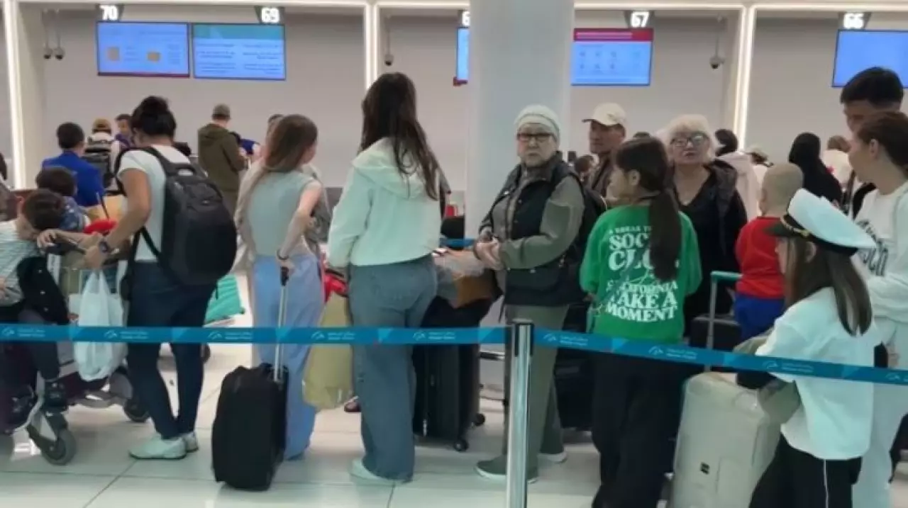 Более 300 казахстанцев эвакуировали из ОАЭ спецрейсами
