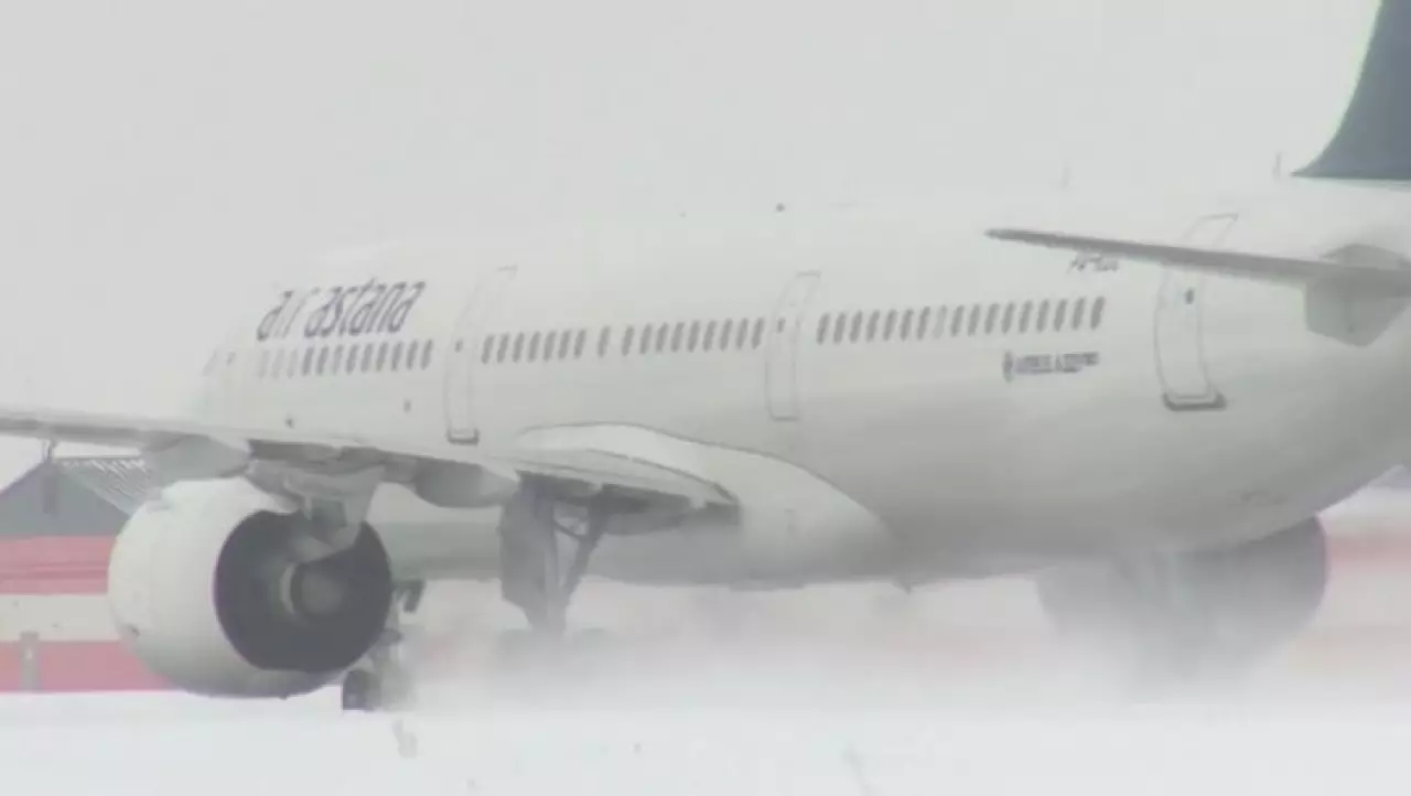 Air Astana продлила отмену рейсов на Ближний Восток до 10 марта