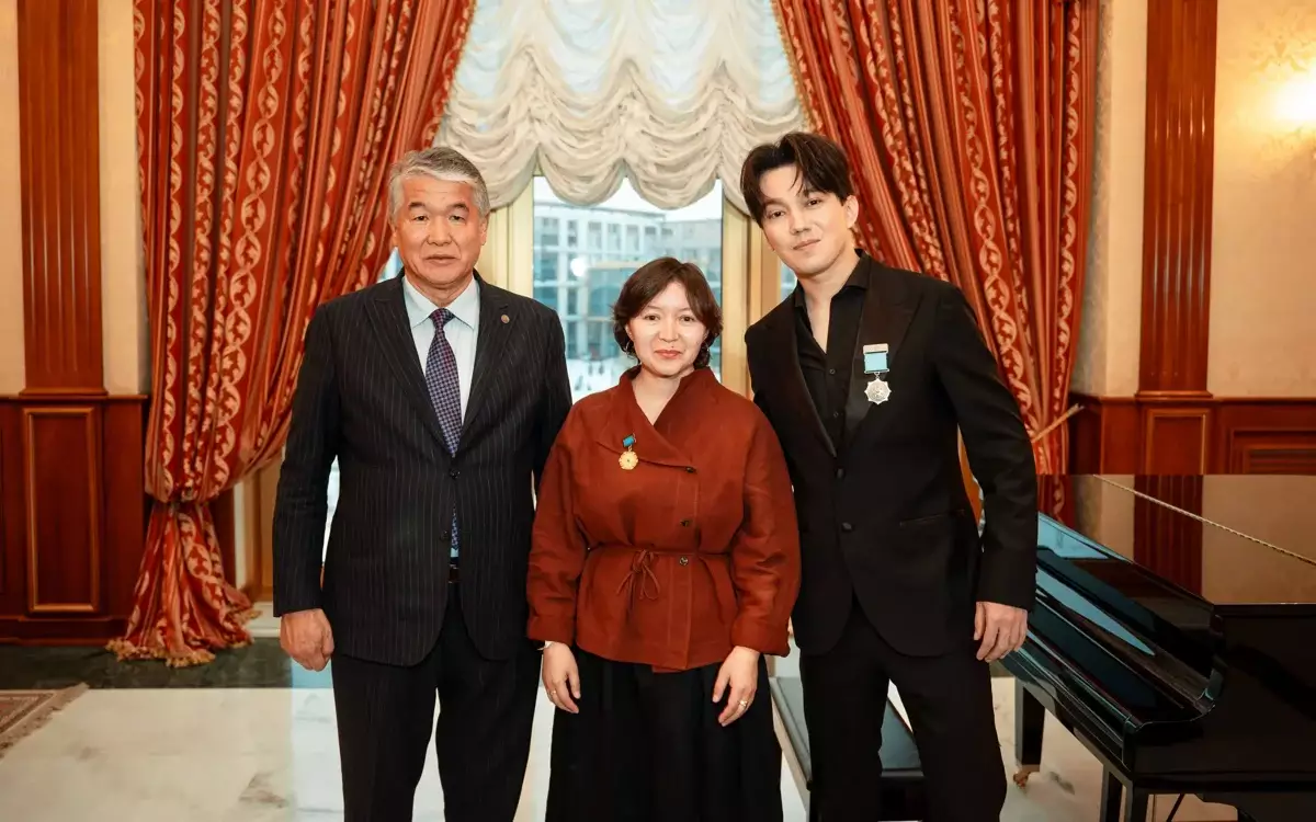 Димаш Құдайберген мен Самал Еслямова ТҮРКСОЙ марапаттарына ие болды