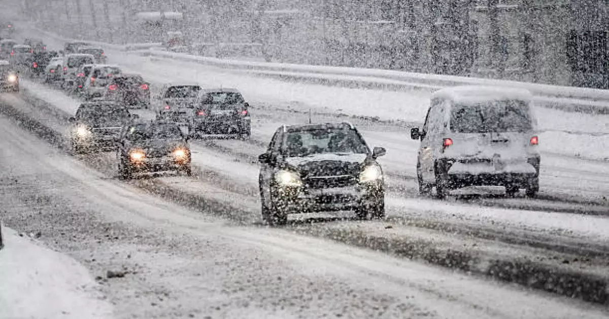   Қолайсыз ауа райына байланысты бірнеше облыста жол жабылды   