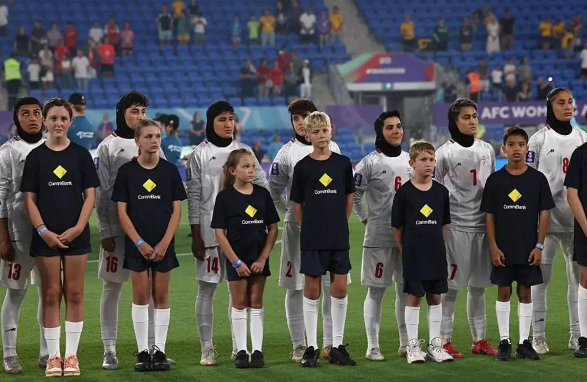 Футбол матчында Иран әйелдер құрамасы әнұран айтудан бас тартты