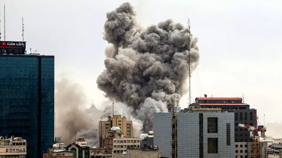 Канадского Марка Карни критикуют за непоследовательность в отношении Ирана, что грозит углублением разногласий с США.