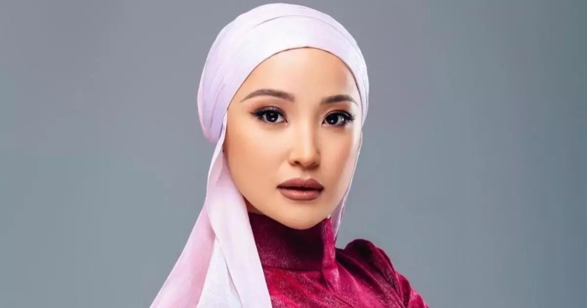  `Бірі жиі келіп тұрады, бірі мүлдем келмейді`: Әнші Мөлдір Әуелбекова бұрынғы күйеулері туралы ашық айтты (ФОТО) 