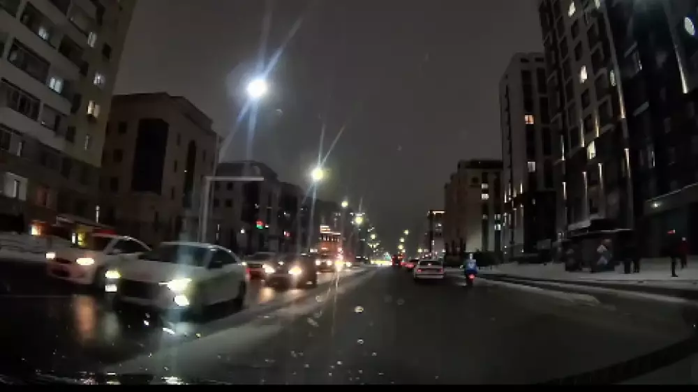 Астана тұрғындары аспаннан белгісіз жарқылды байқады