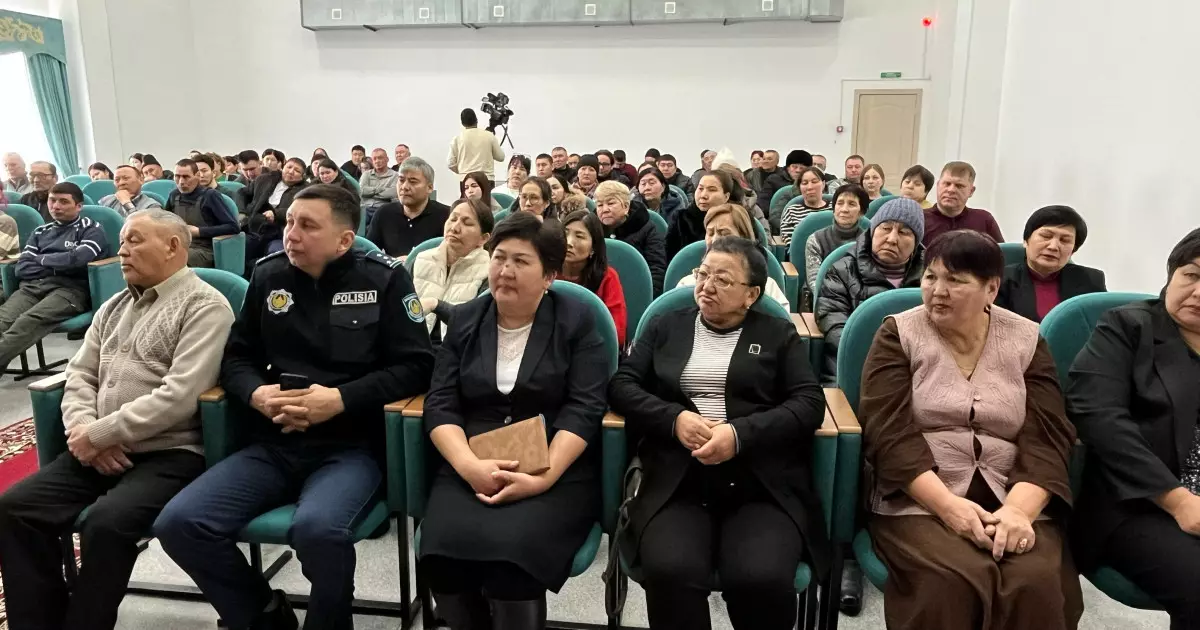   Тереңкөл ауданының тұрғындары жаңа Конституция жобасымен танысты   