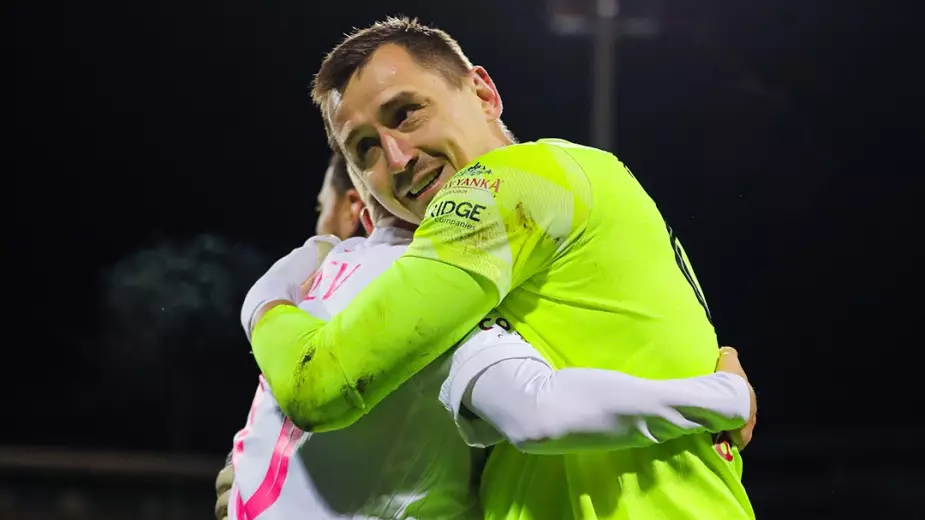 Казахстанец отбил два пенальти и вывел клуб-сенсацию на "Карабах"