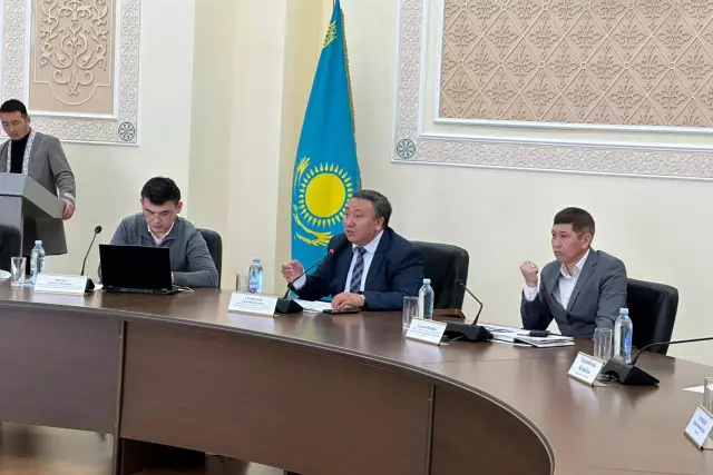 Барлыбек Сырттанұлының 160 жылдығына орай дөңгелек үстел өтті