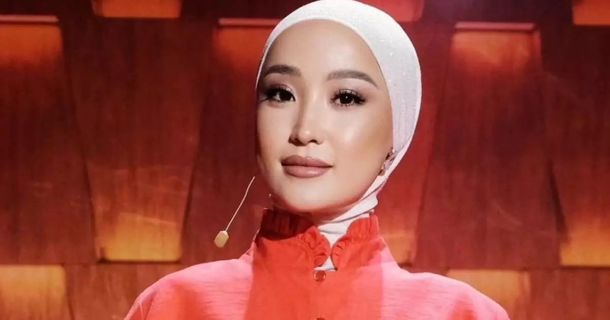  “Бірі келеді, бірі мүлде араласпайды”: Мөлдір Әуелбекова экс-жұбайлары жайлы айтты 