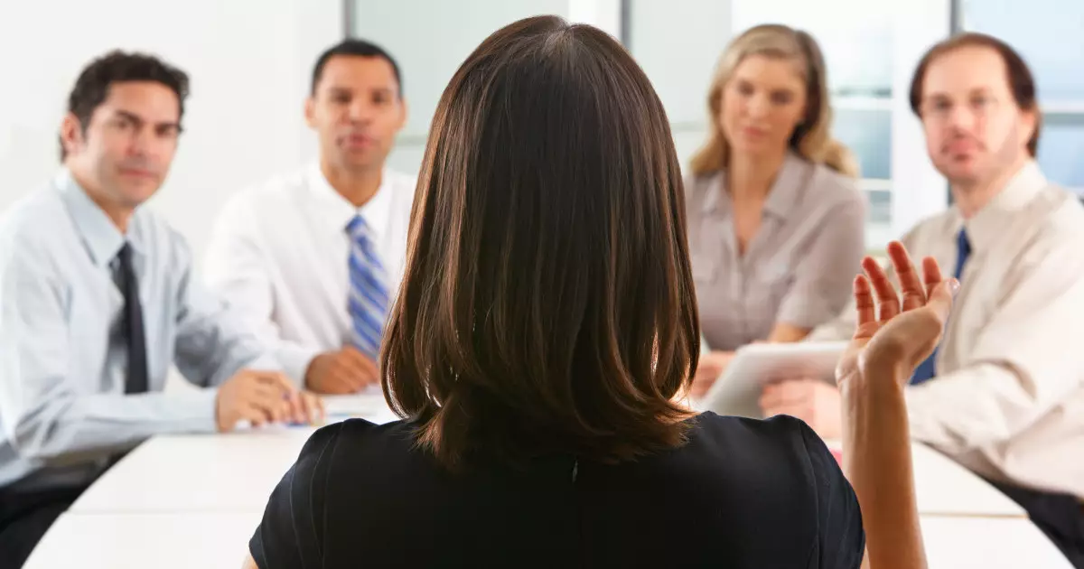  Әйел бастаған көш оңады 