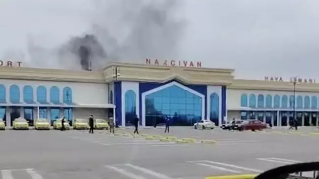 Дипломаты Азербайджана покидают Иран