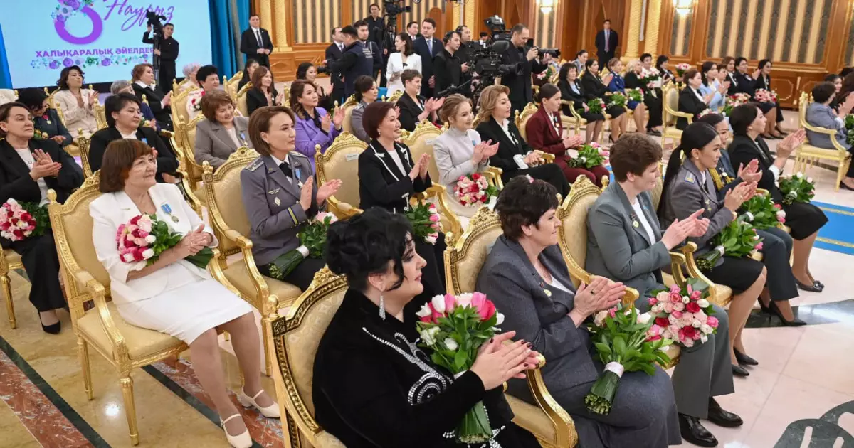   Қиындығы мен сын-қатері қатар жүретін аса жауапты қызметтерде жұмыс істейтін нәзік жандылар аз емес – Тоқаев   