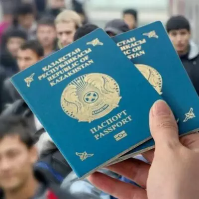 «Казахстан не оставляет своих»: Токаев о значимости казахстанского паспорта